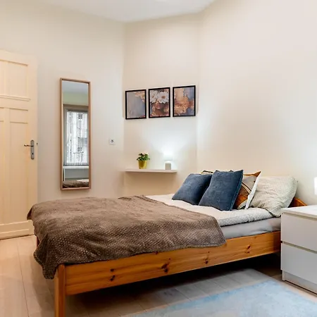 Doma With 3 Bedrooms Budapest