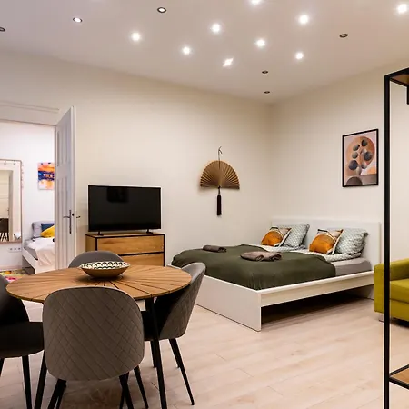 Appartement Doma With 3 Bedrooms Budapest