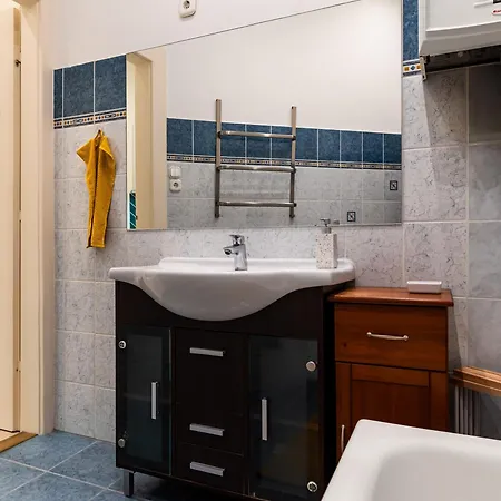Doma With 3 Bedrooms * Budapest